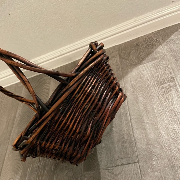 Wicker basket/ Easter Basket/ storage basket - Picture 4 of 6